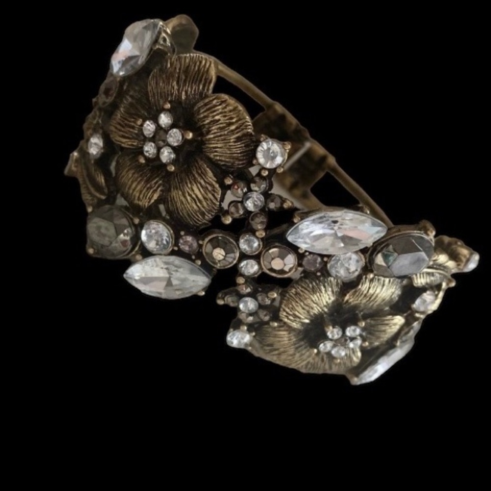 Elegant Antiqued Gold & Rhinestone Floral Clasp Bracelet Women’s Jewelry - Picture 6 of 11